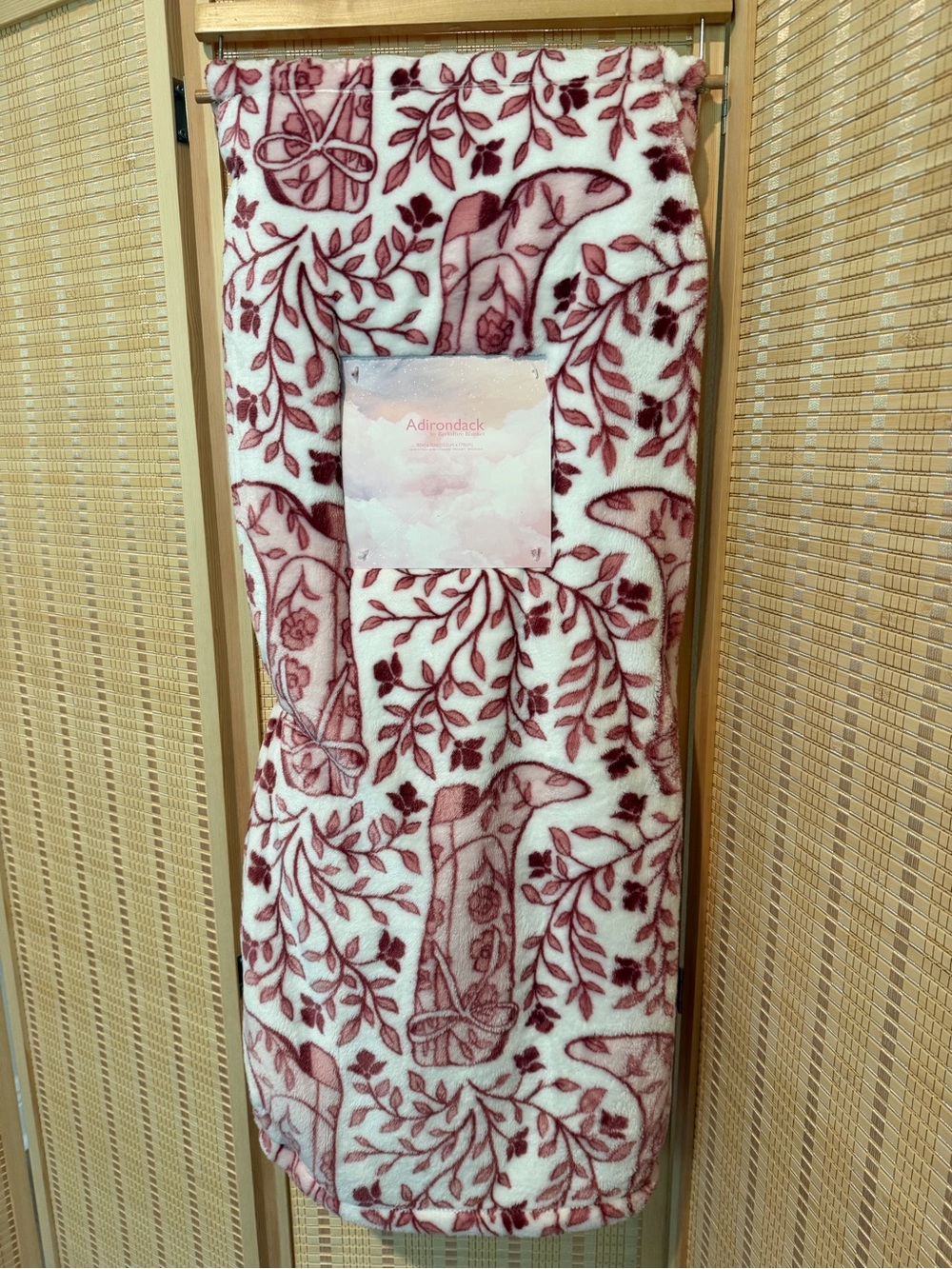 Adirondack Plush Throw Blanket in White and Dusty Rose